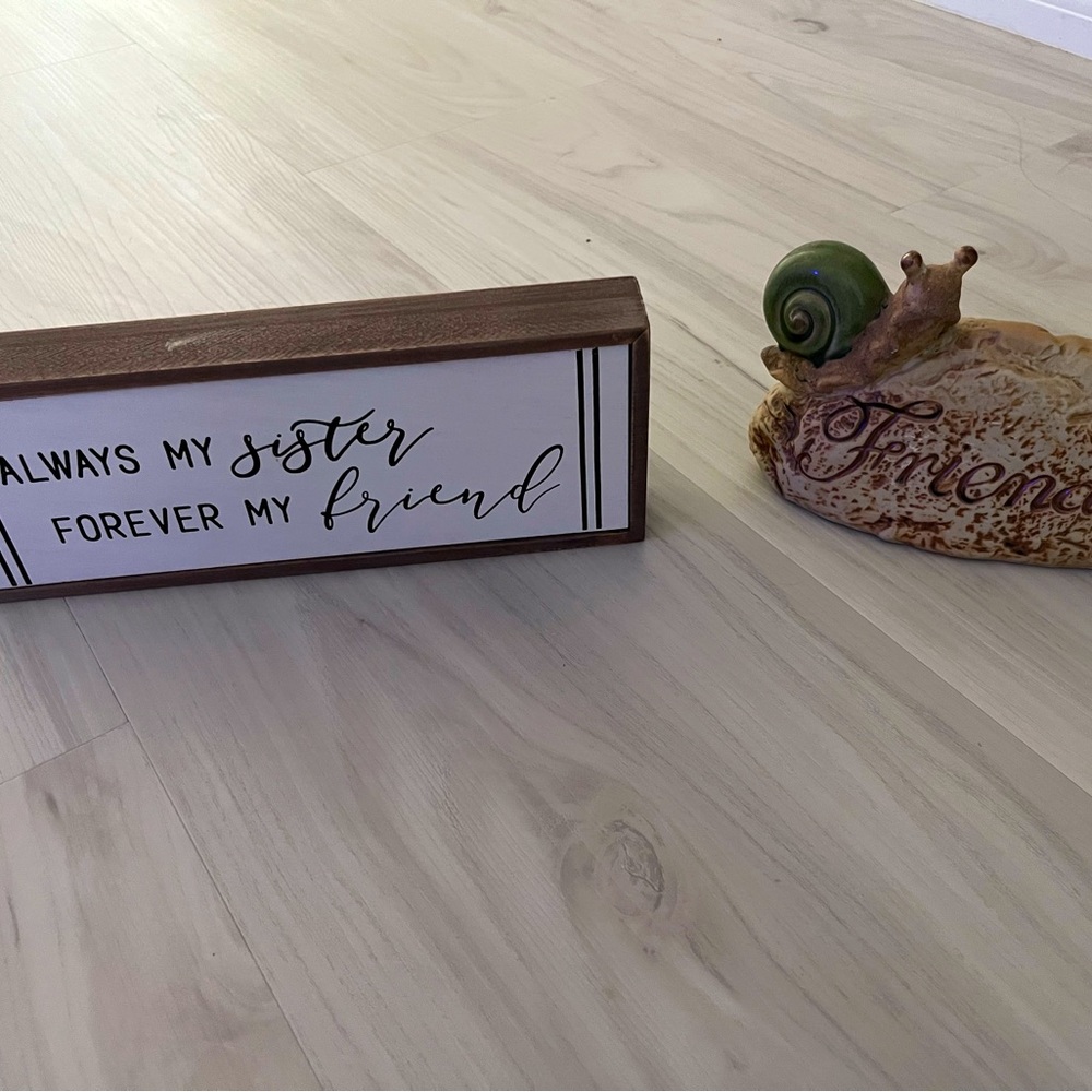 Home Decor/ Friends Decor - Picture 6 of 7